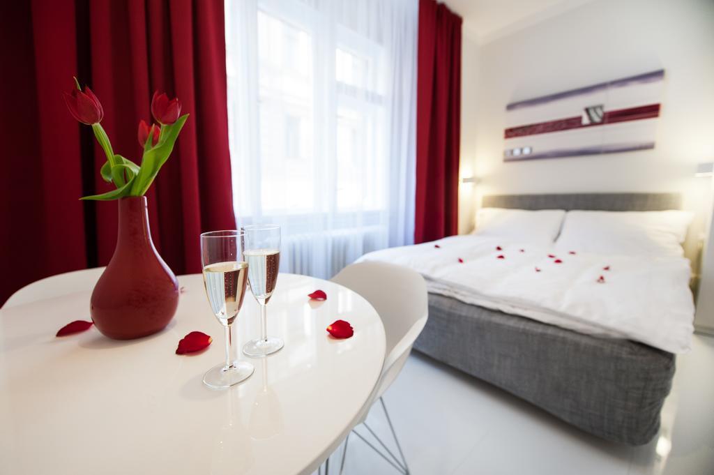 Honeymoon Ruterra Studio ปราก ภายนอก รูปภาพ